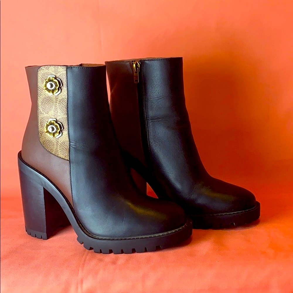 Coach🌼block heel ankle boots in 7
